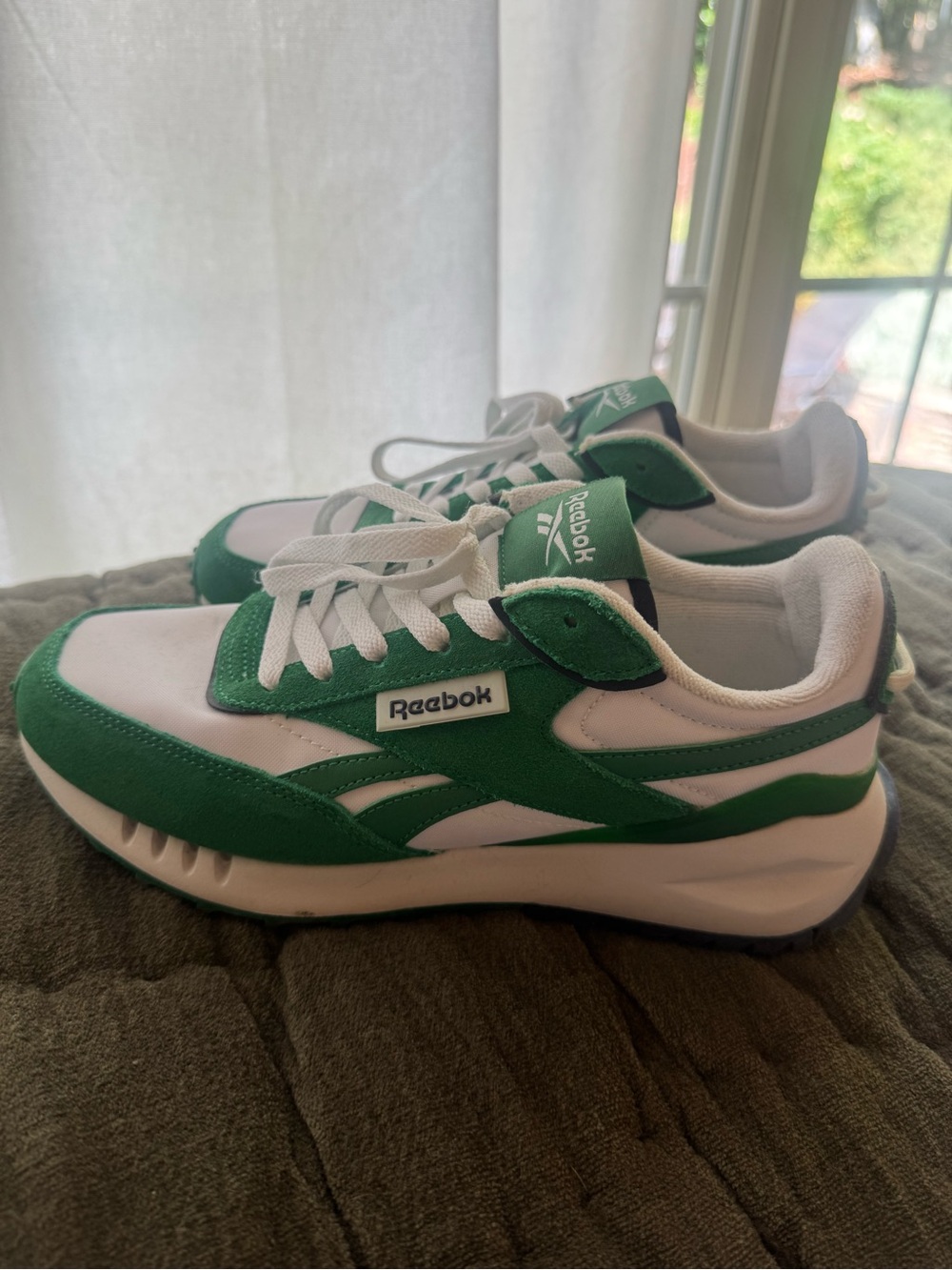 Reebok Galaxy 16 Green White Suede Sneakers Women’s 7.5